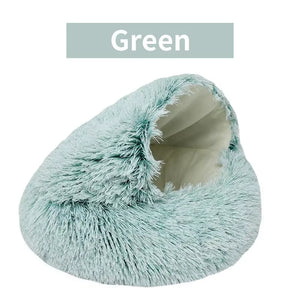 Cozy Green pet sleeping bag suitable for cats and small dogs up to 7.5kg, providing warmth and comfort