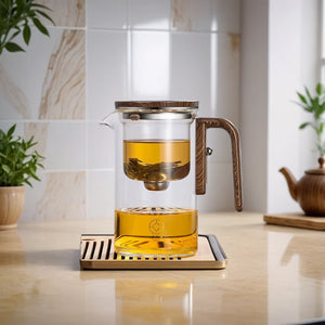 Elegant glass tea infuser designed for loose tea brewing, enhancing tea drinking experience